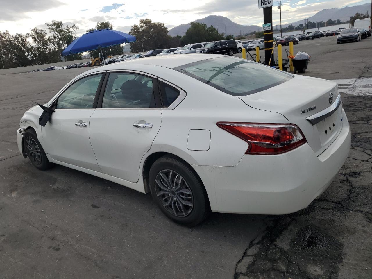 2013 Nissan Altima 2.5 - Фото 2