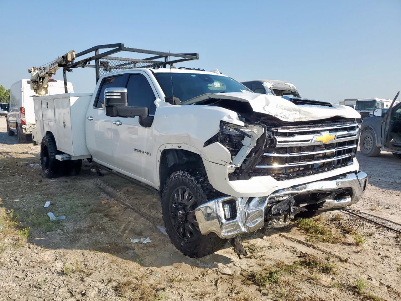 2025 Chevrolet Silverado K3500 Ltz - Image 4