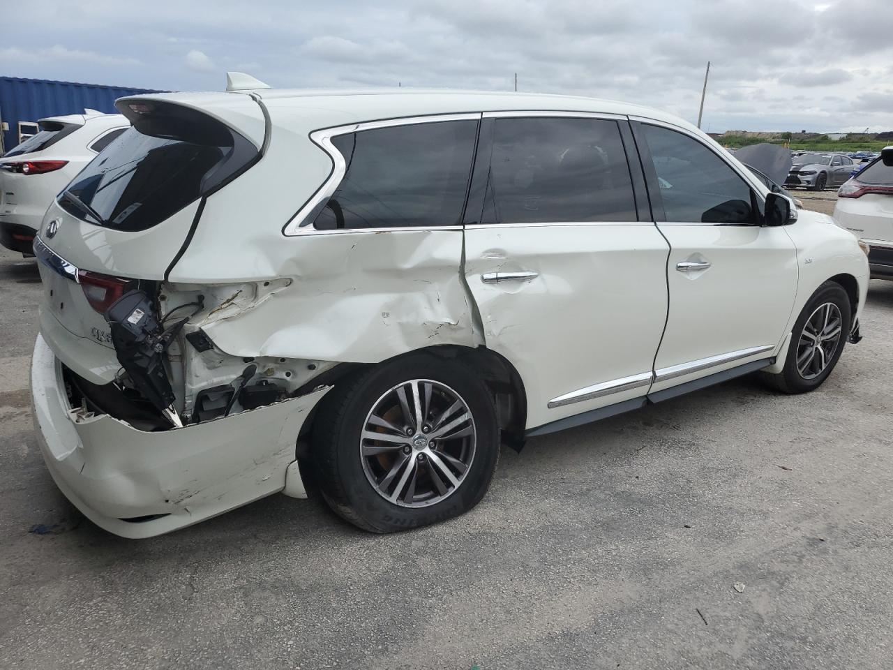2019 Infiniti Qx60 Luxe - Image 3