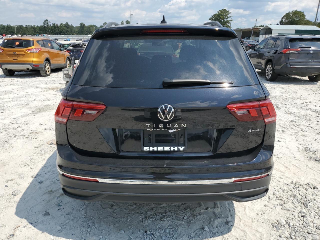 2022 Volkswagen Tiguan S - Фото 6