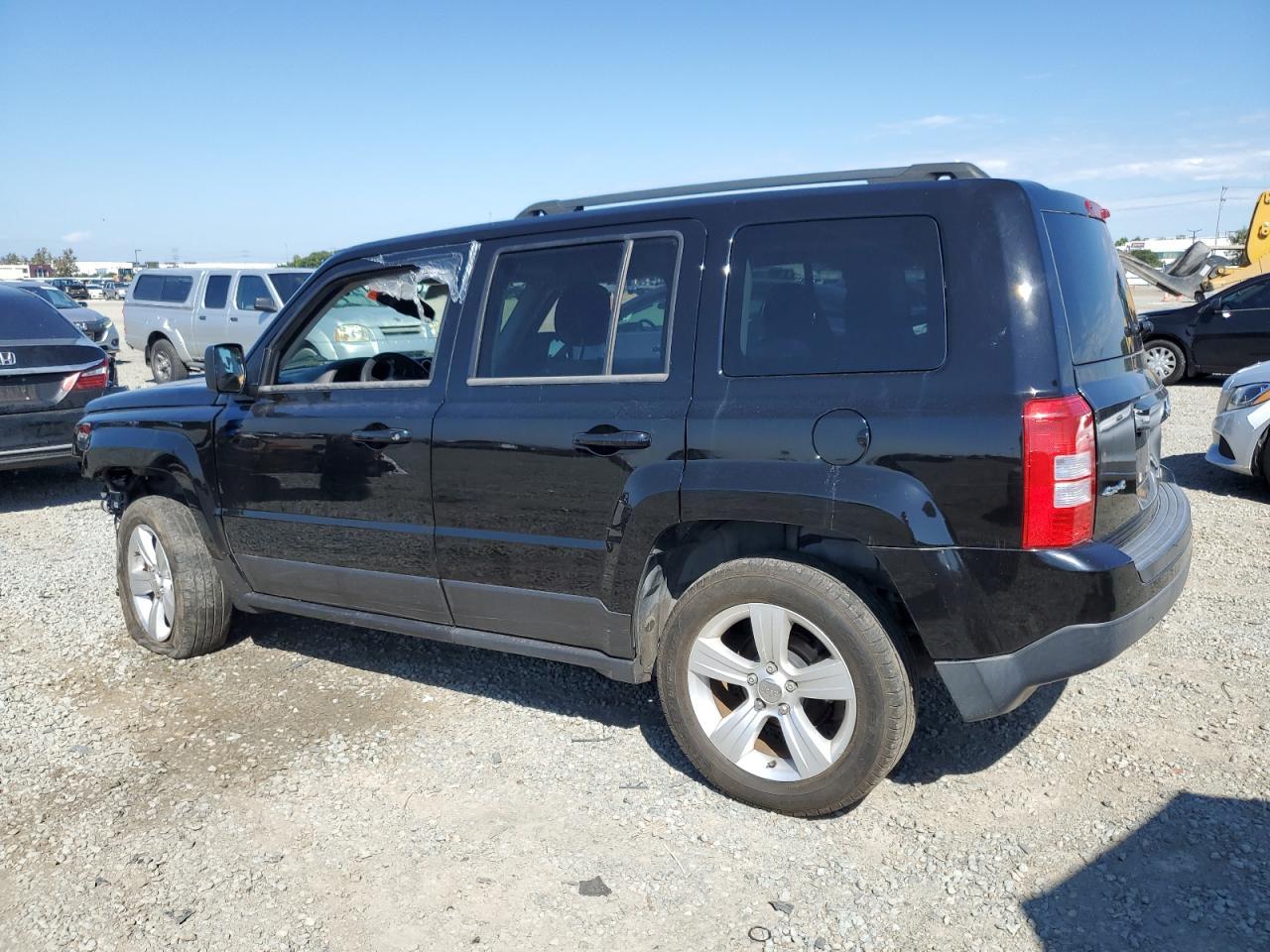 2014 Jeep Patriot Latitude - Фото 2