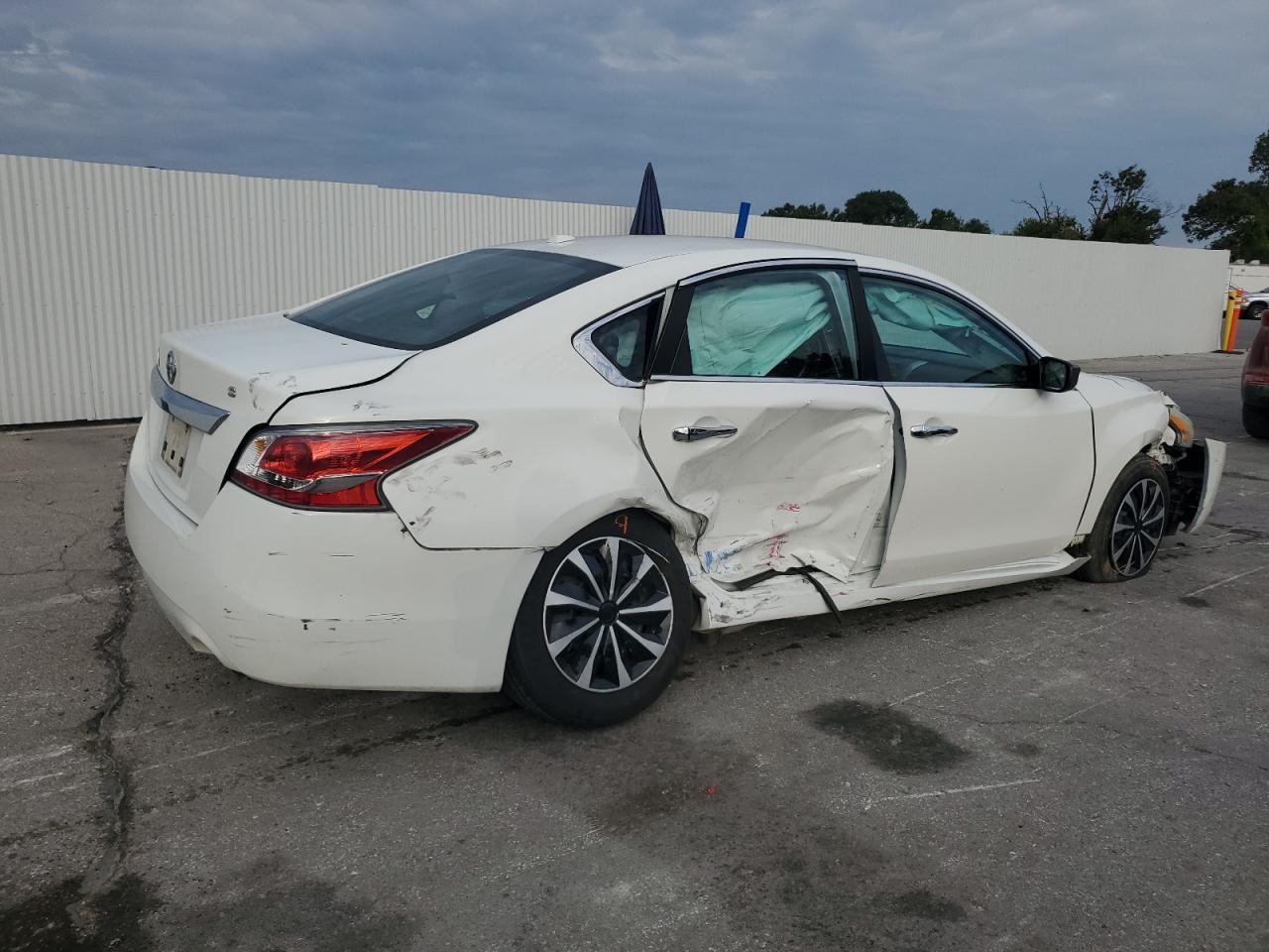 2015 Nissan Altima 2.5 - Фото 3