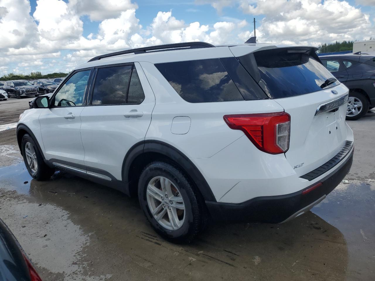 2024 Ford Explorer Xlt - Image 2