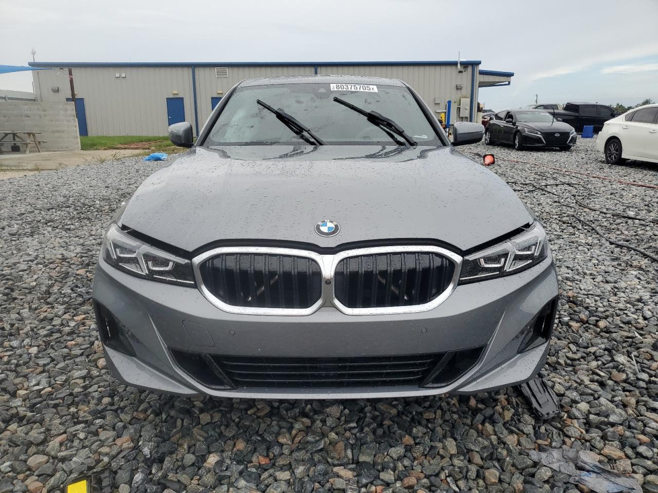 2025 BMW 330I - Фото 5