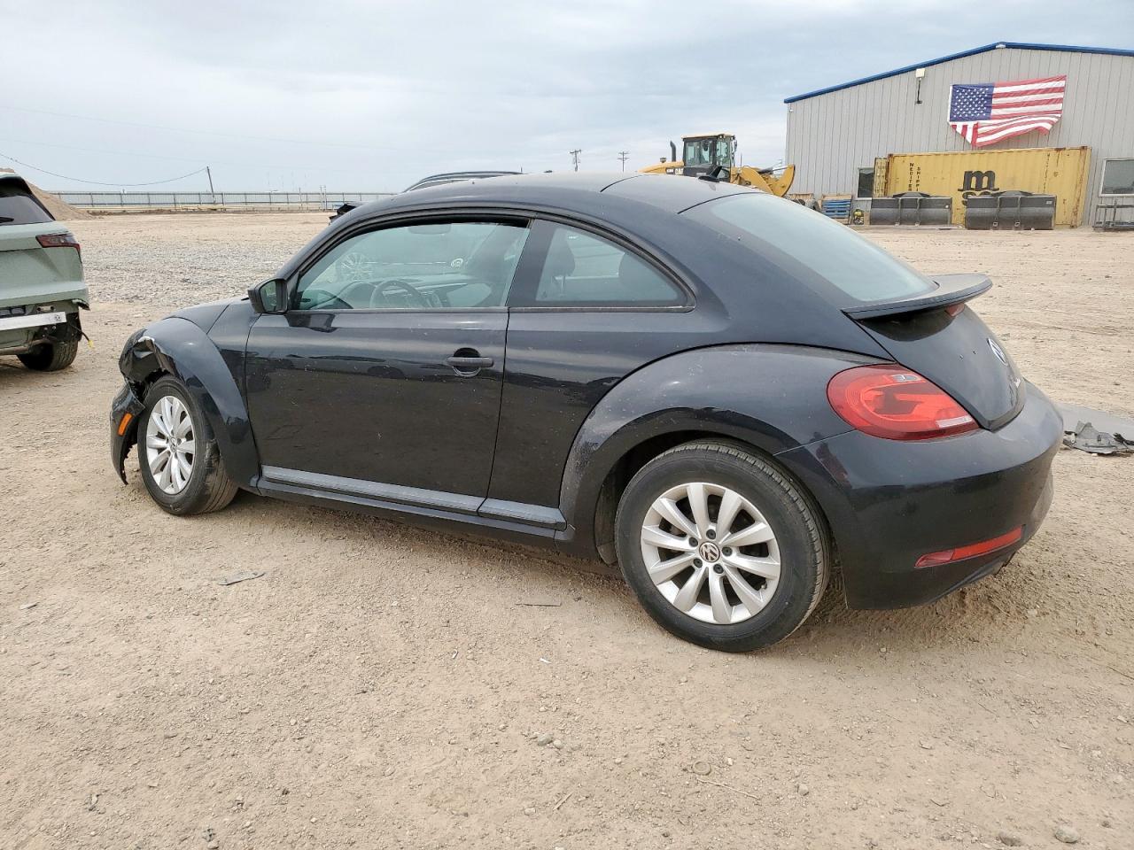 2017 Volkswagen Beetle 1.8T - Фото 2