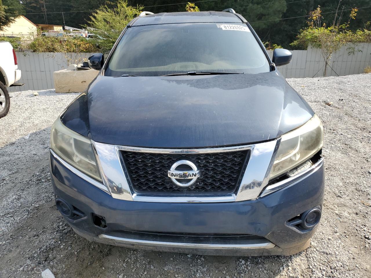 2014 Nissan Pathfinder S - Image 5
