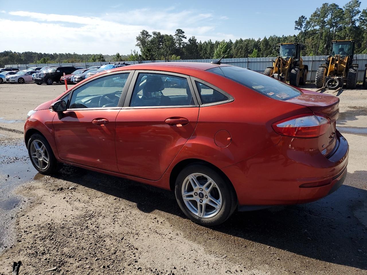 2019 Ford Fiesta Se - Image 2