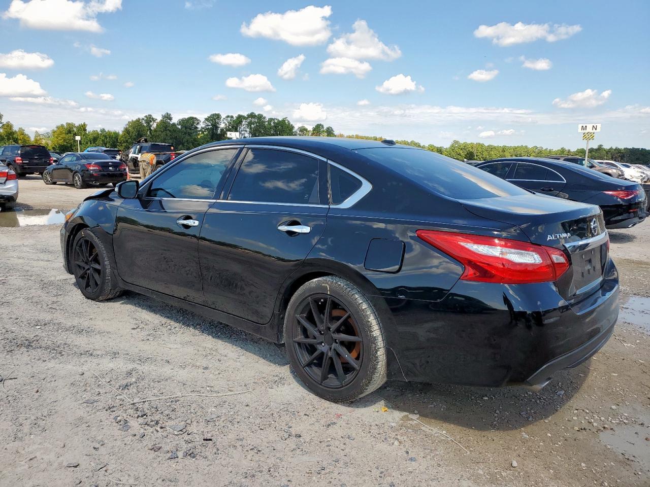 2017 Nissan Altima 2.5 - Image 2