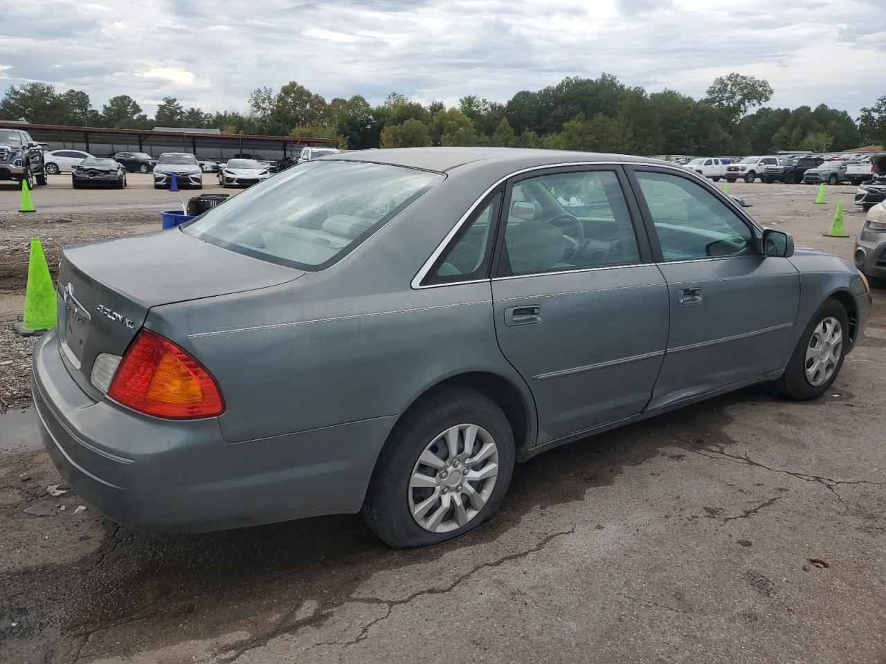 2002 Toyota Avalon Xl - Image 3
