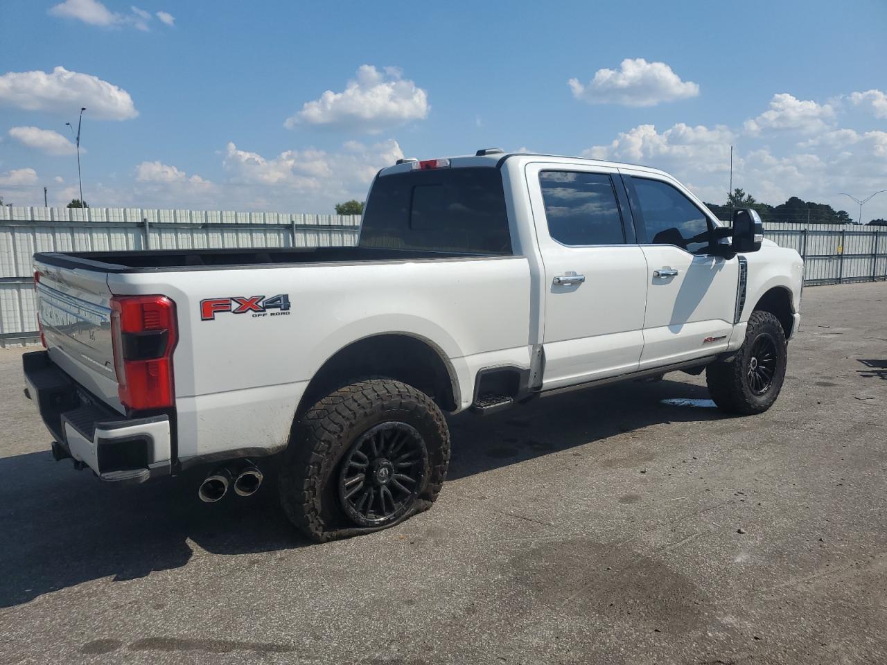 2024 Ford F250 Super Duty - Image 3