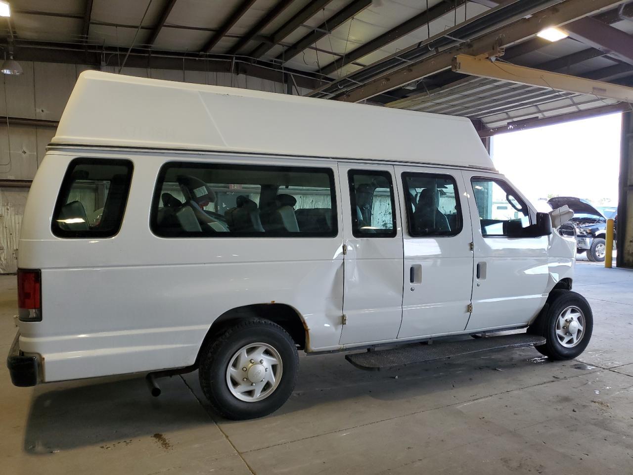 2014 Ford Econoline E150 Van - Image 3