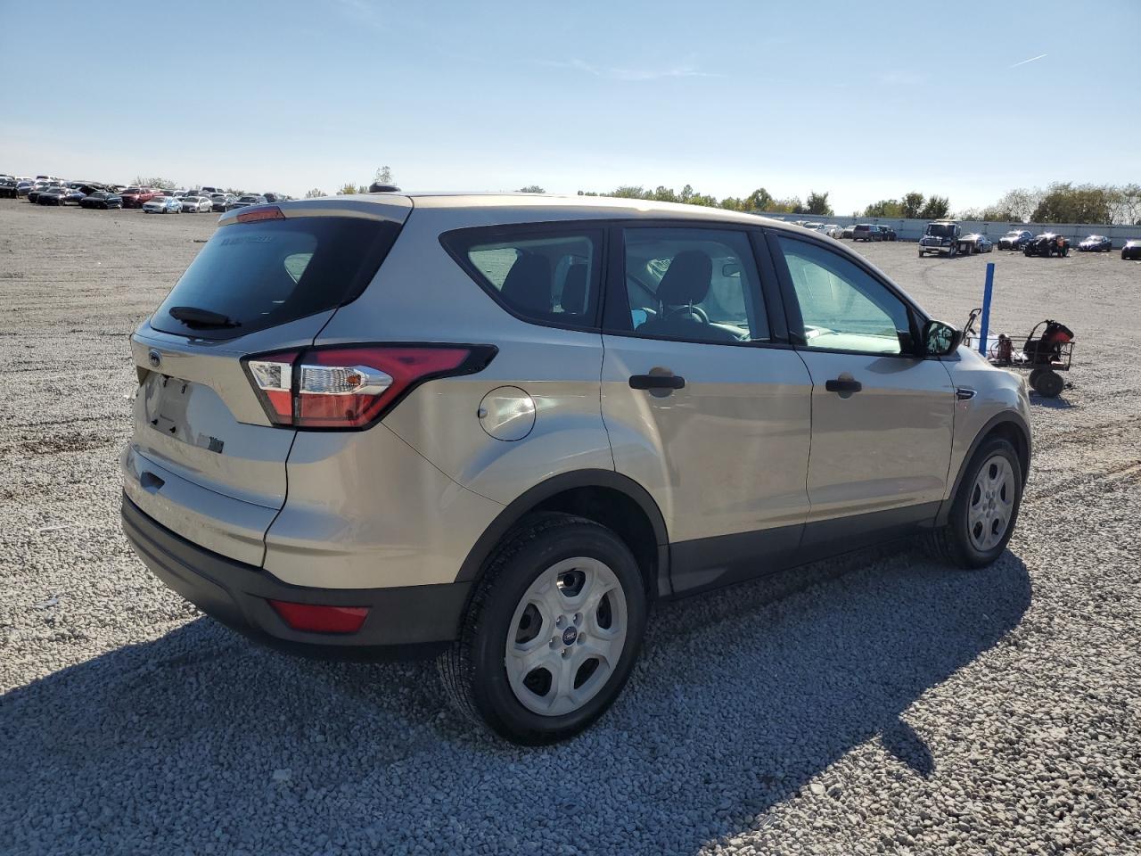 2018 Ford Escape S - Фото 3