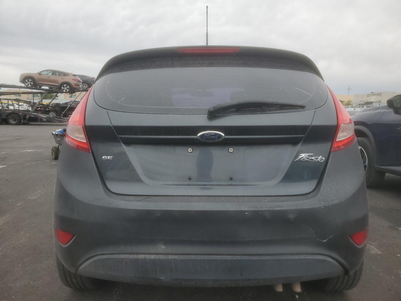 2011 Ford Fiesta Se - Фото 6