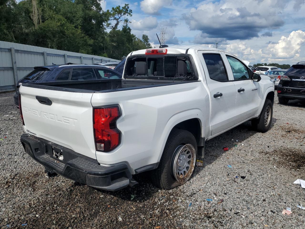2024 Chevrolet Colorado - Image 3