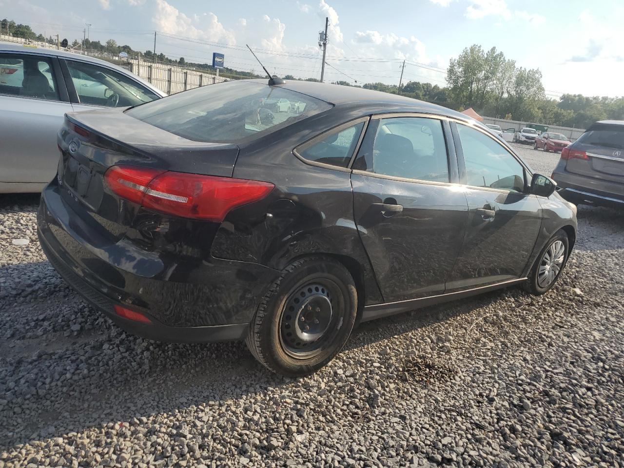 2017 Ford Focus S - Фото 3