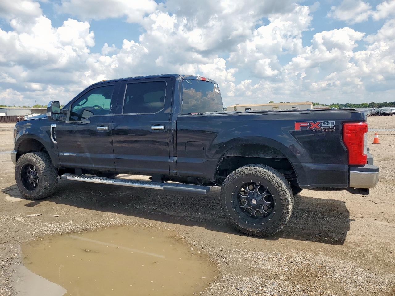 2019 Ford F250 Super Duty - Фото 2