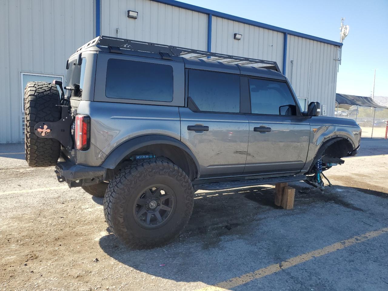 2022 Ford Bronco Base - Фото 3