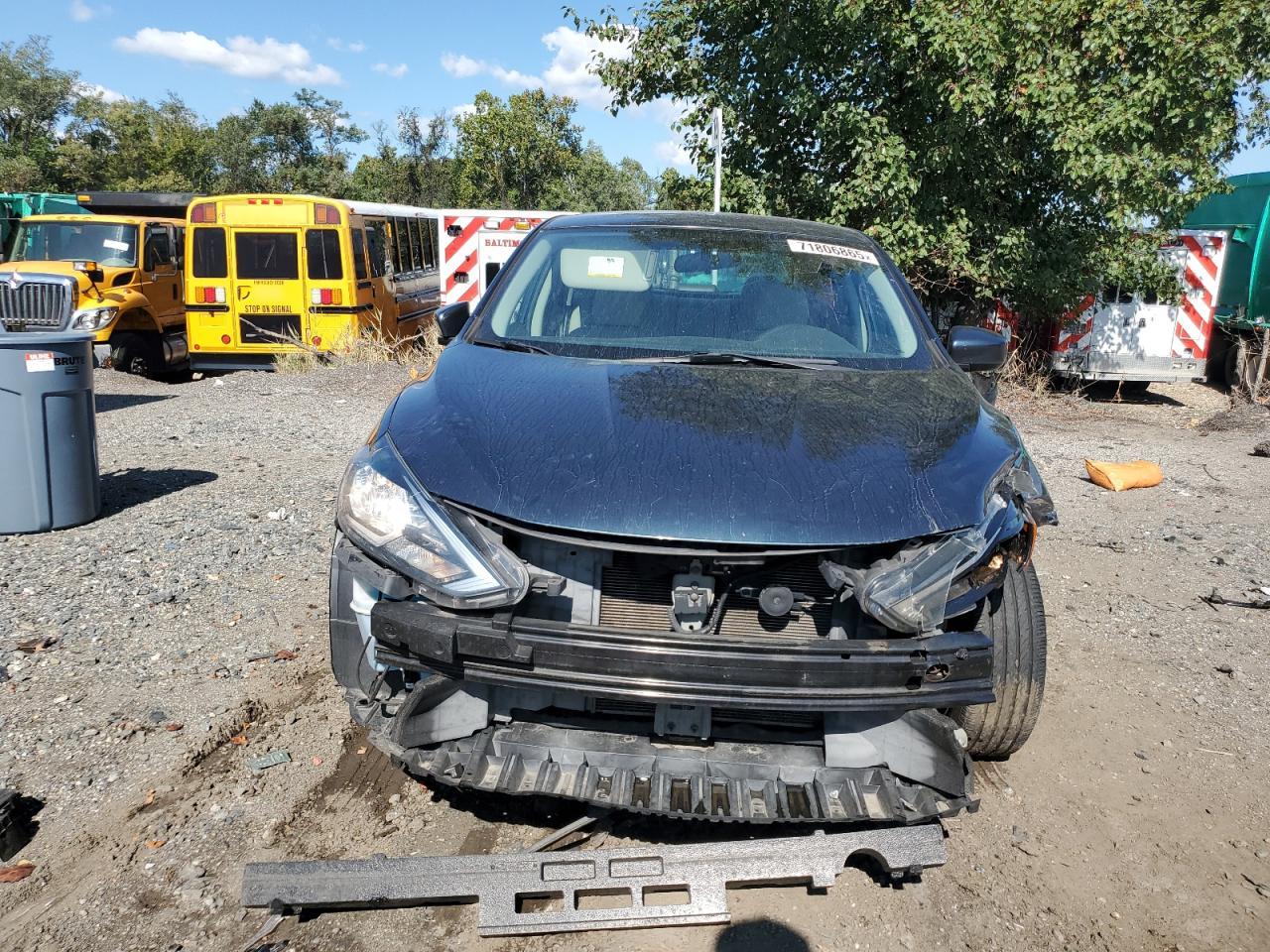 2016 Nissan Sentra S - Image 5