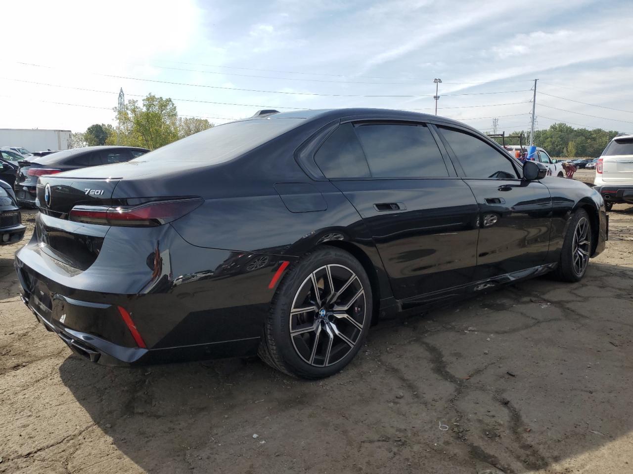 2023 BMW 760 Xi - Image 3