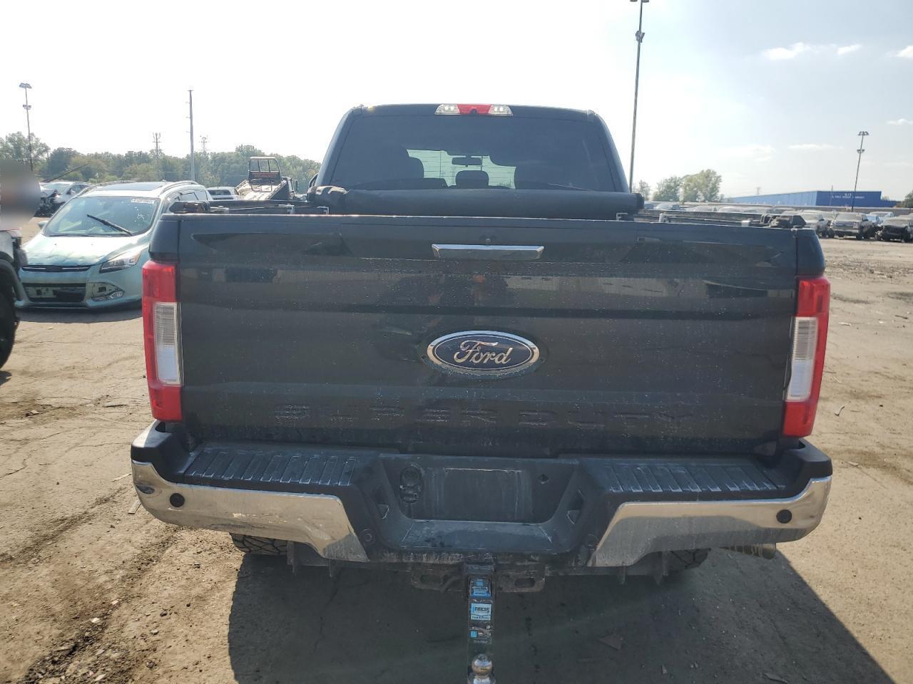 2017 Ford F250 Super Duty - Фото 6