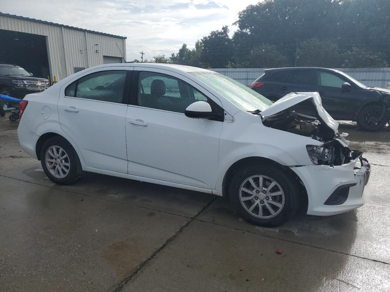 2019 Chevrolet Sonic Lt - Image 4