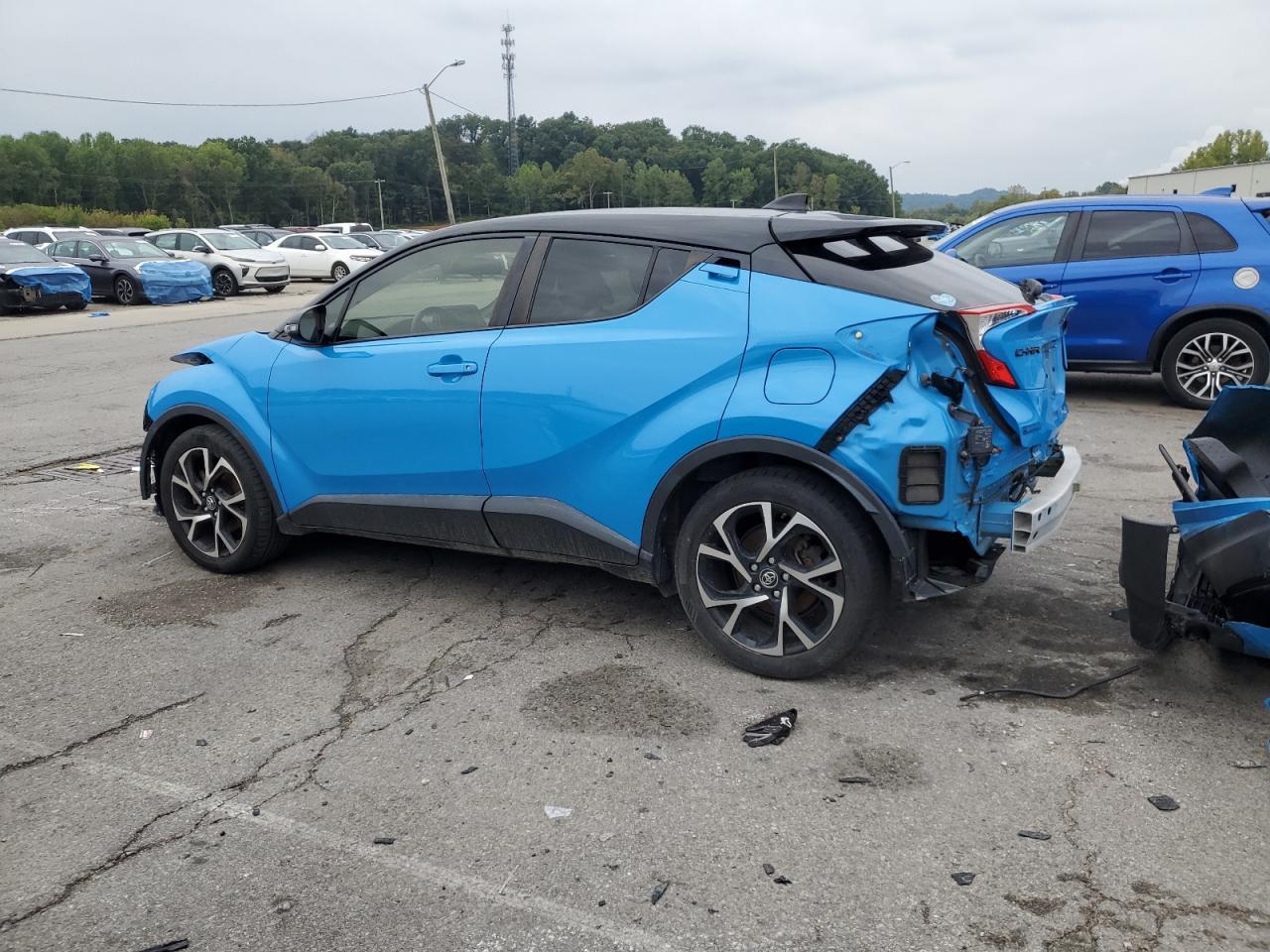 2019 Toyota C-Hr Xle - Image 2