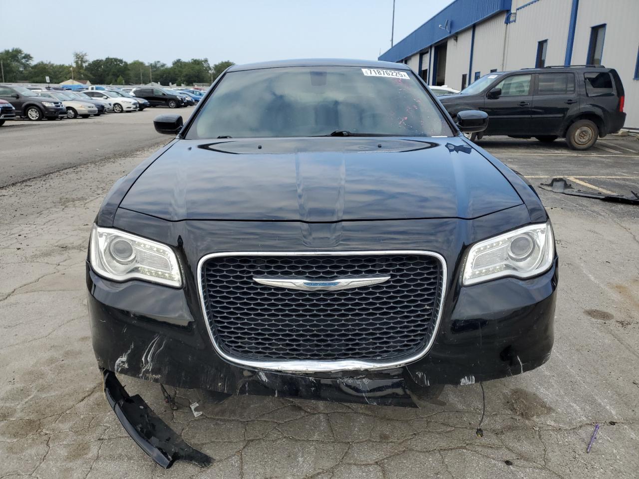 2016 Chrysler 300 Limited - Image 5