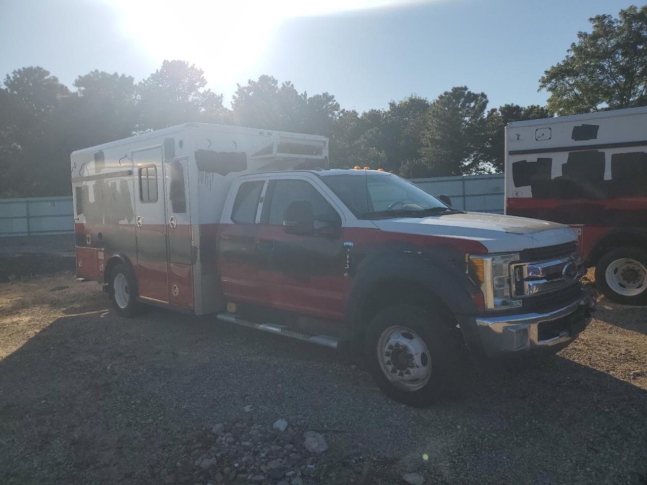 2017 Ford F550 Super Duty - Фото 4