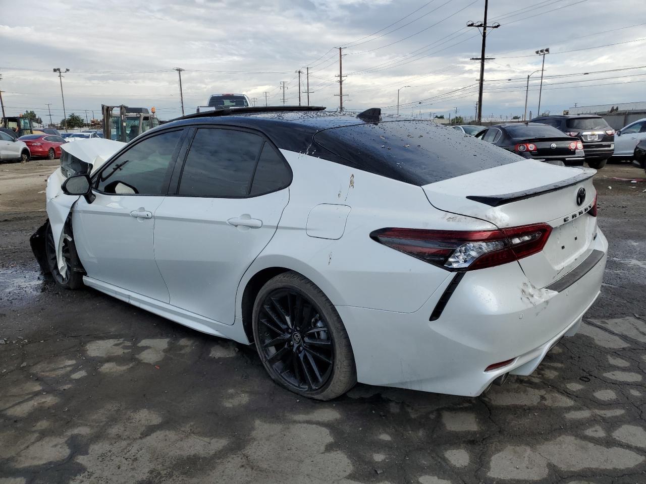 2024 Toyota Camry - Фото 2