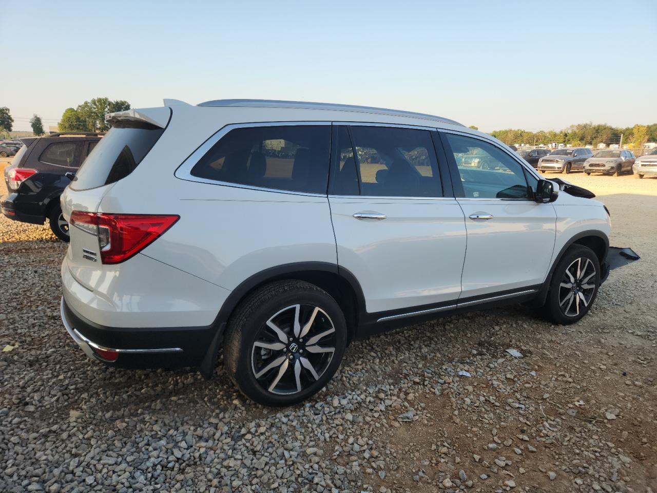 2021 Honda Pilot Touring - Image 3