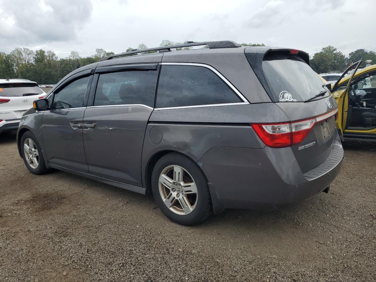 2012 Honda Odyssey Touring - Image 2