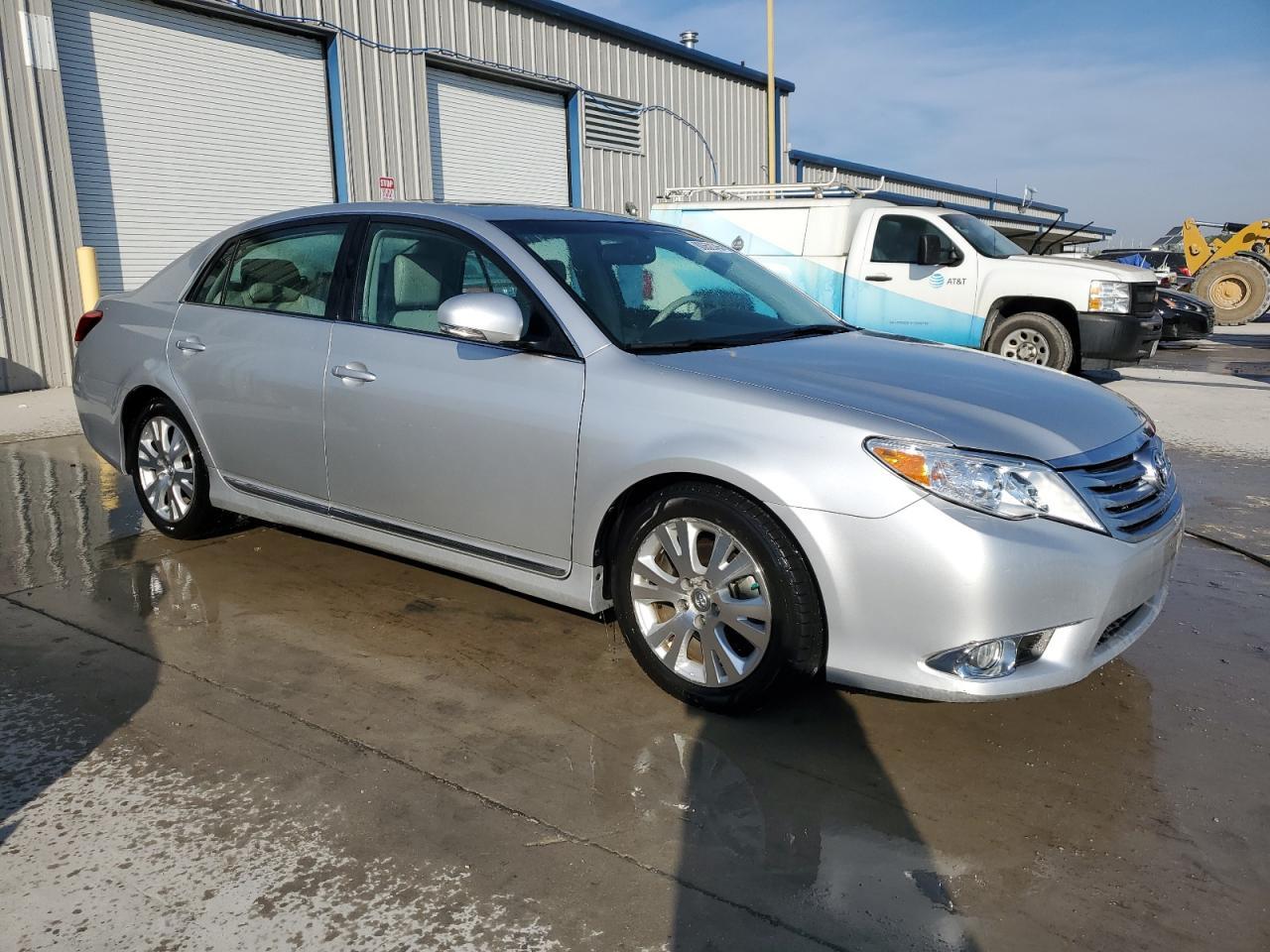 2011 Toyota Avalon Base - Фото 4