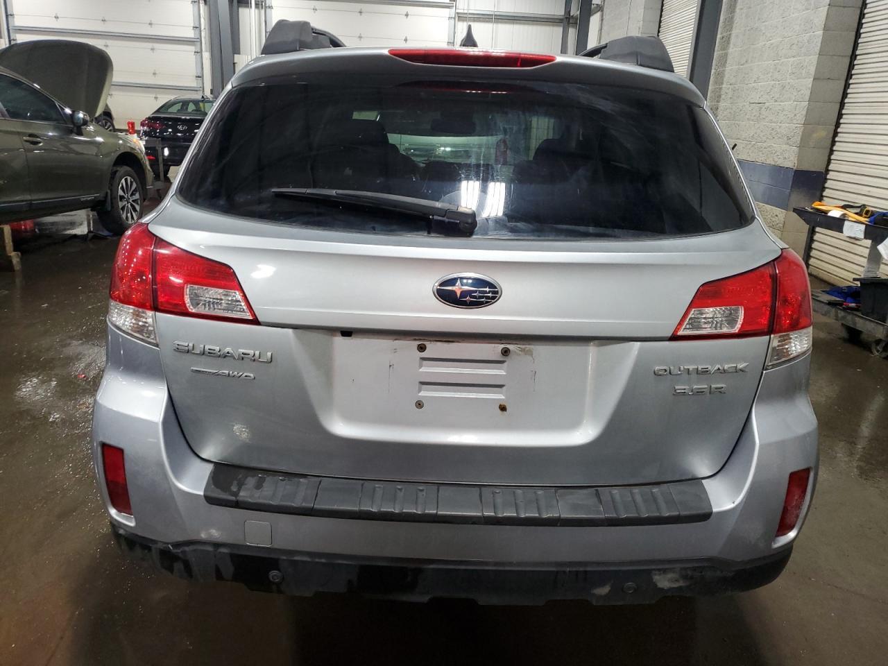2012 Subaru Outback 3.6R Limited - Фото 6