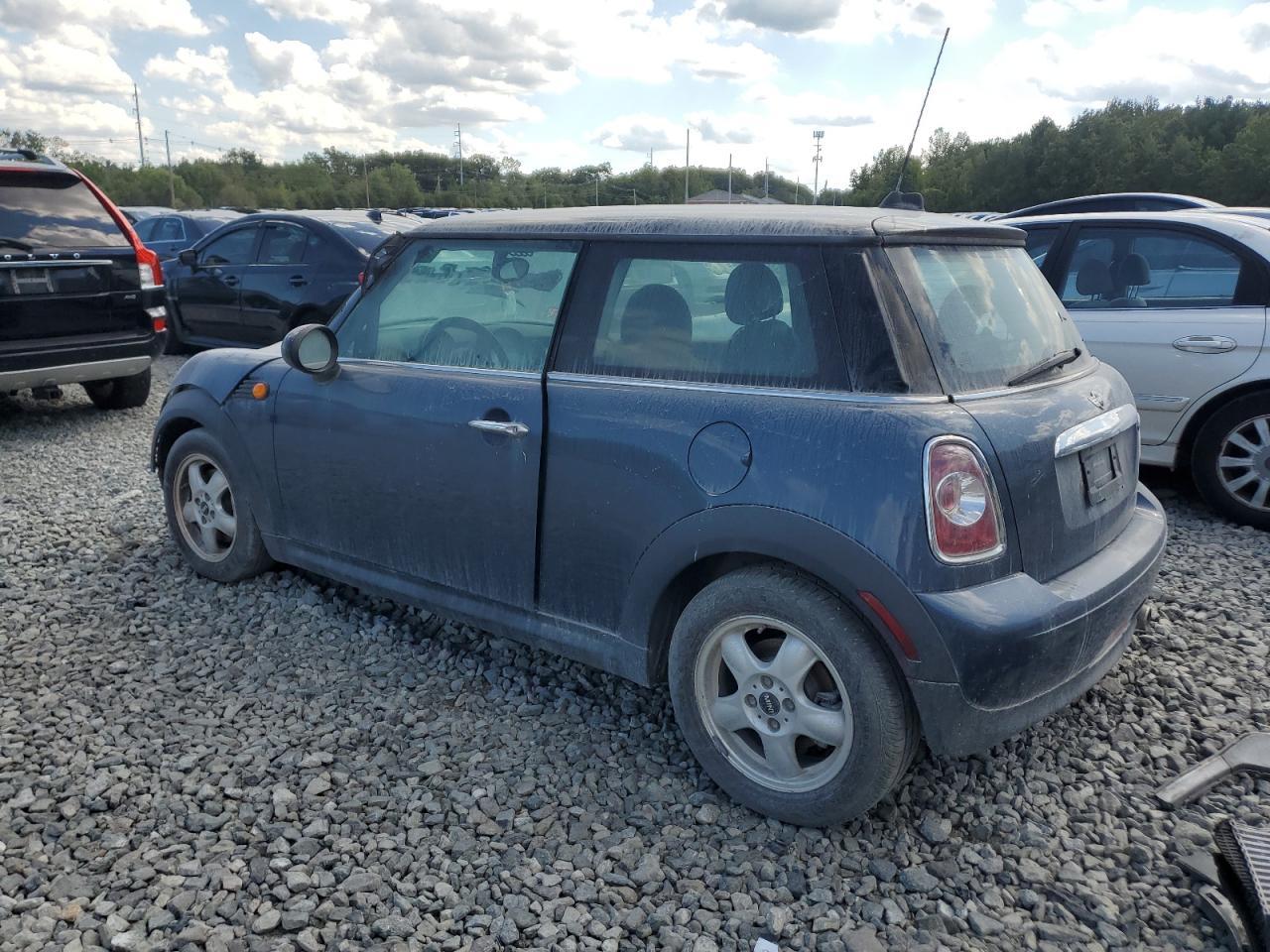2011 Mini Cooper - Image 2