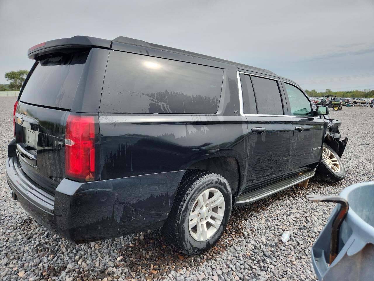 2016 Chevrolet Suburban K1500 Lt - Image 3
