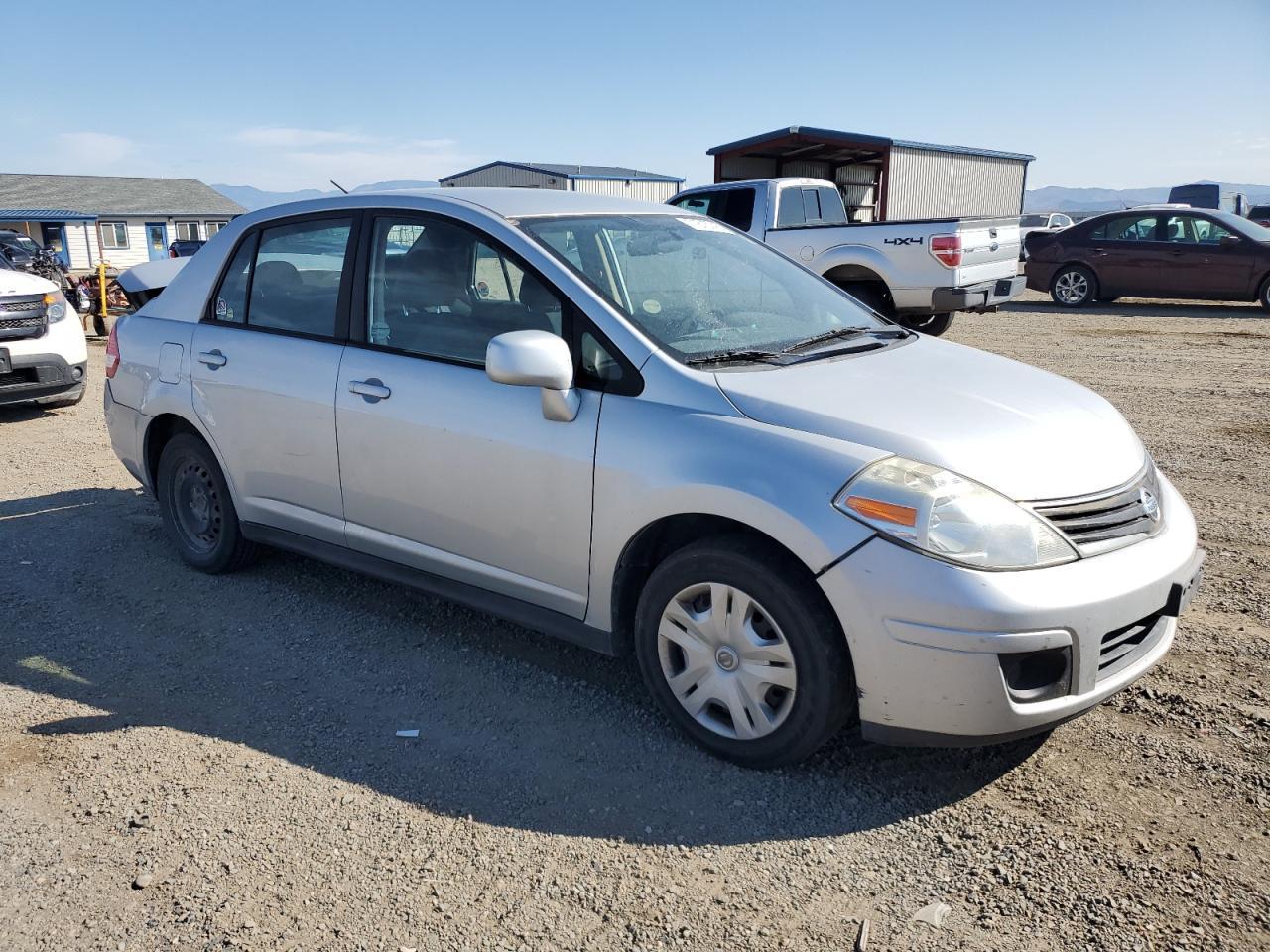 2011 Nissan Versa S - Фото 4