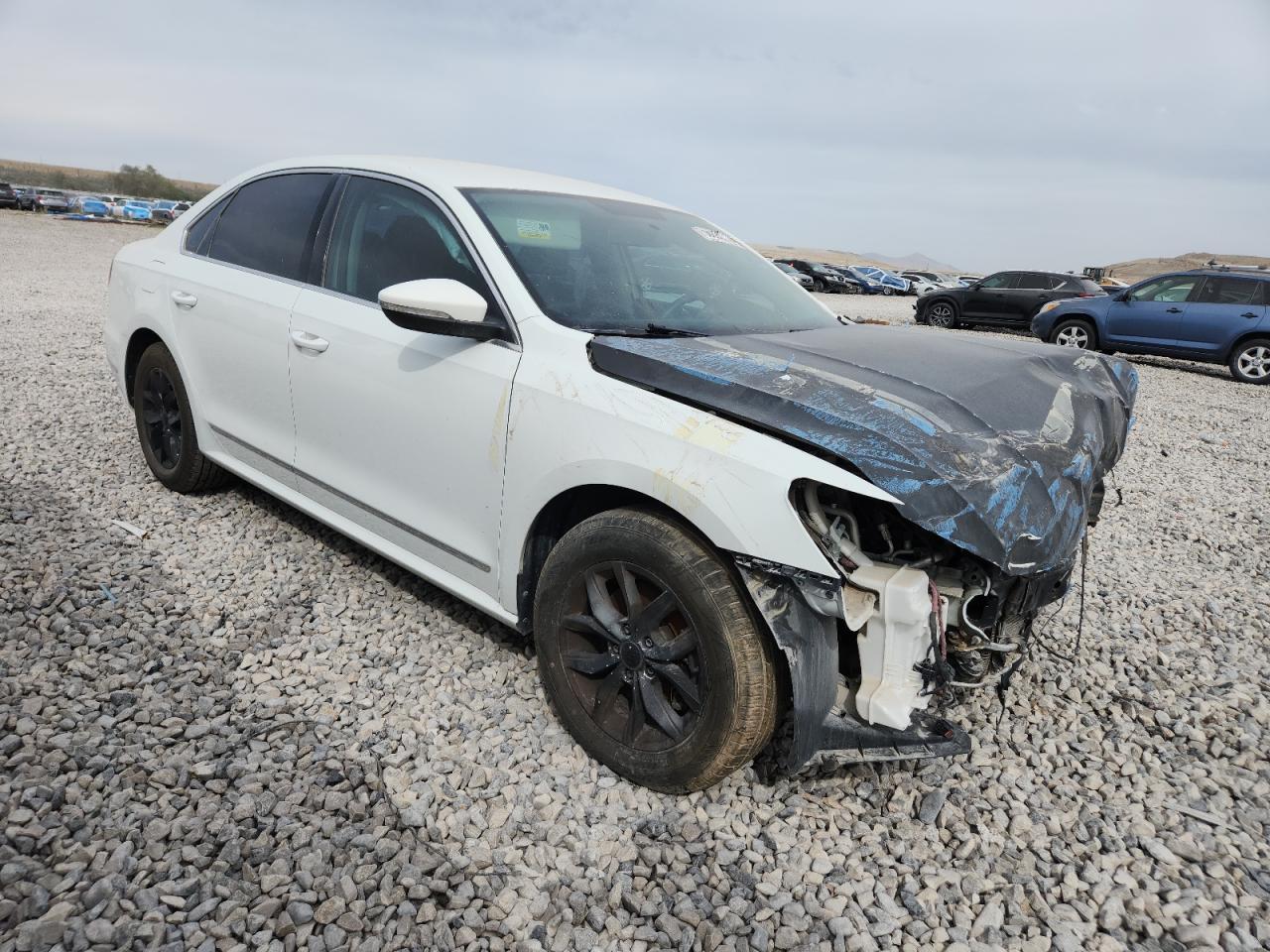 2016 Volkswagen Passat S - Фото 4