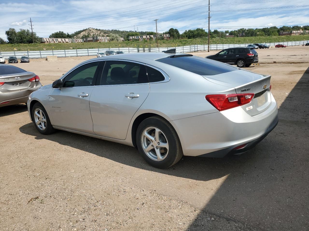 2018 Chevrolet Malibu Ls - Фото 2