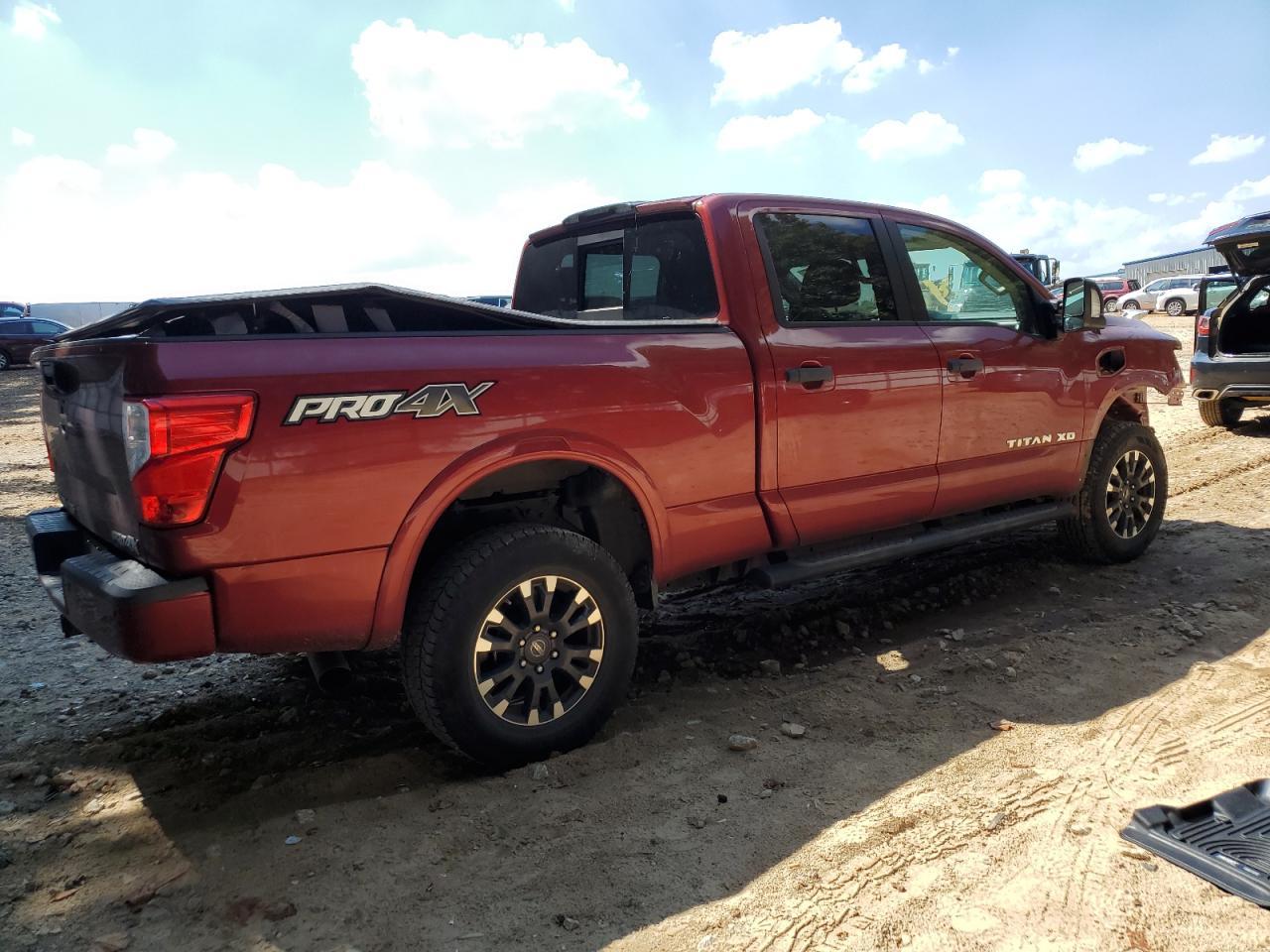 2017 Nissan Titan Xd Sl - Фото 3