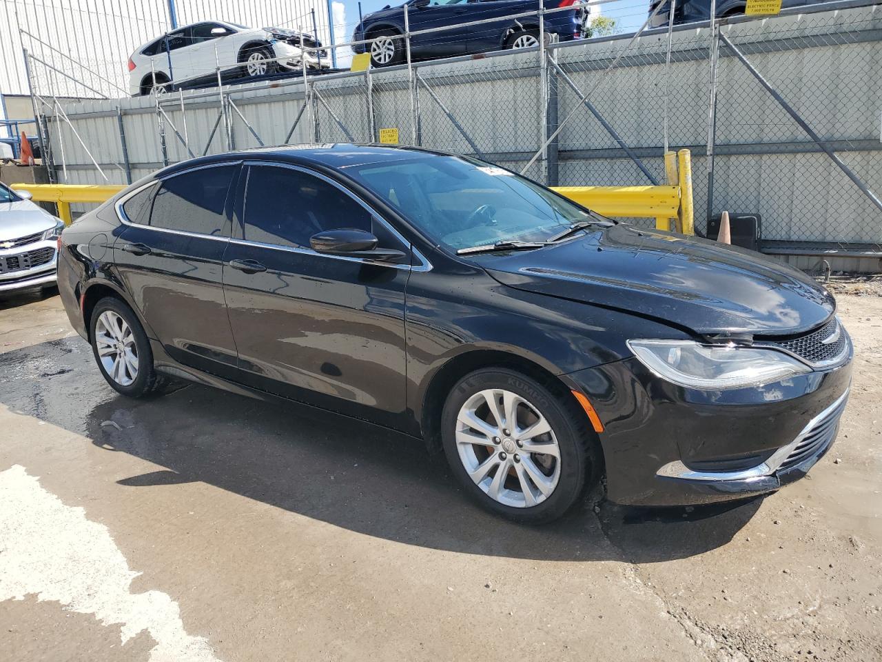 2015 Chrysler 200 Limited - Image 4