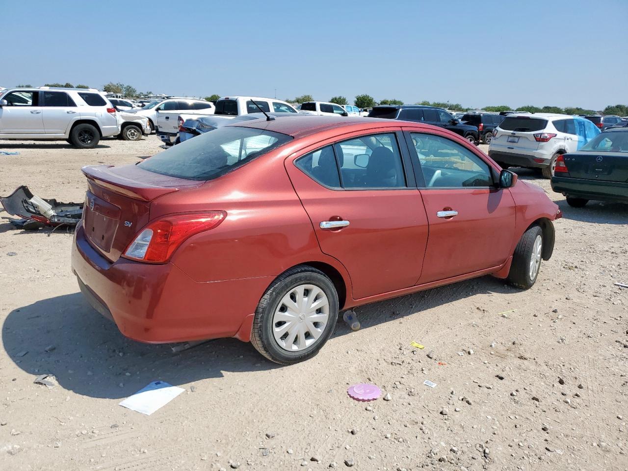 2019 Nissan Versa S - Фото 3