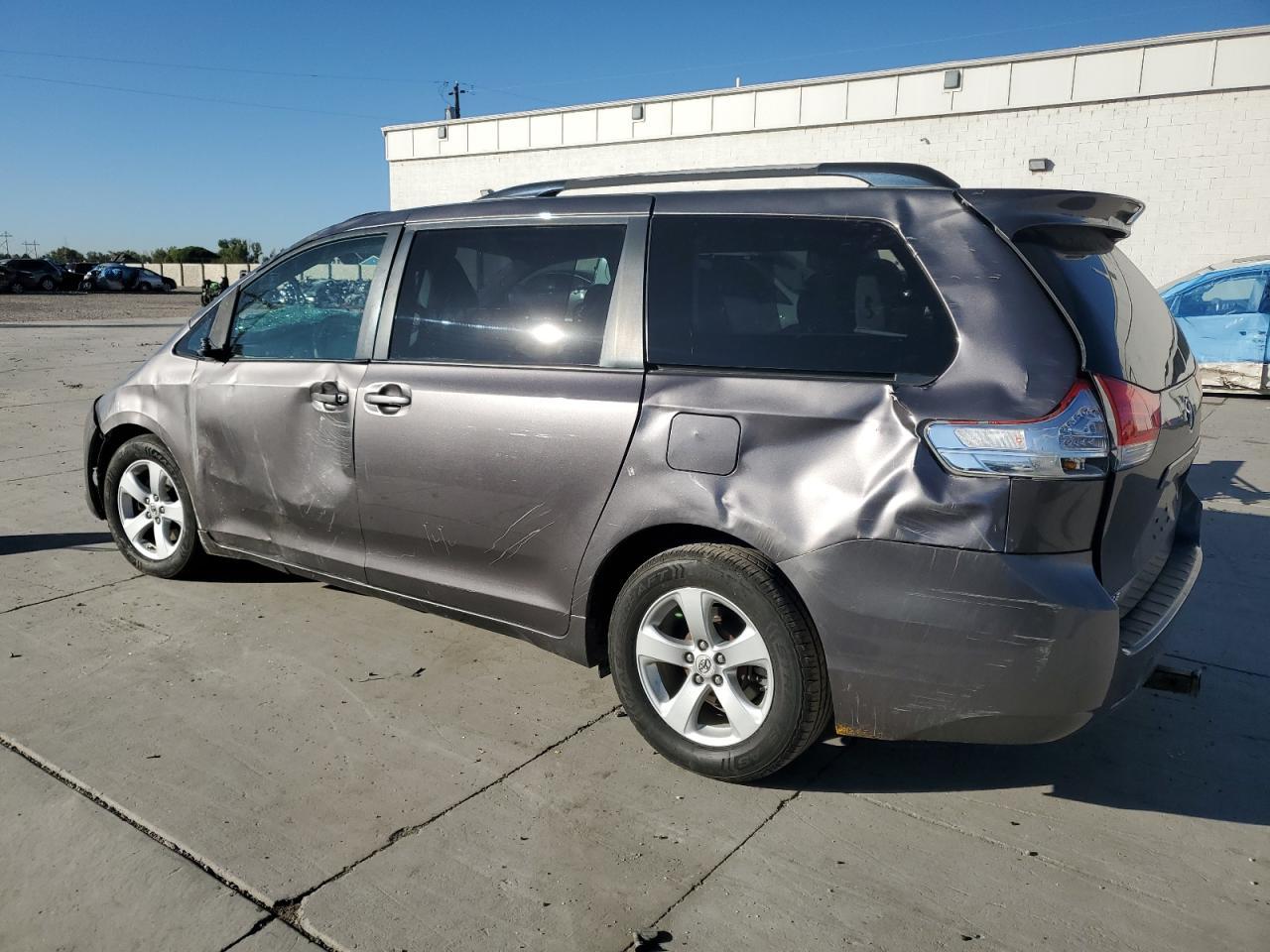 2011 Toyota Sienna - Image 2