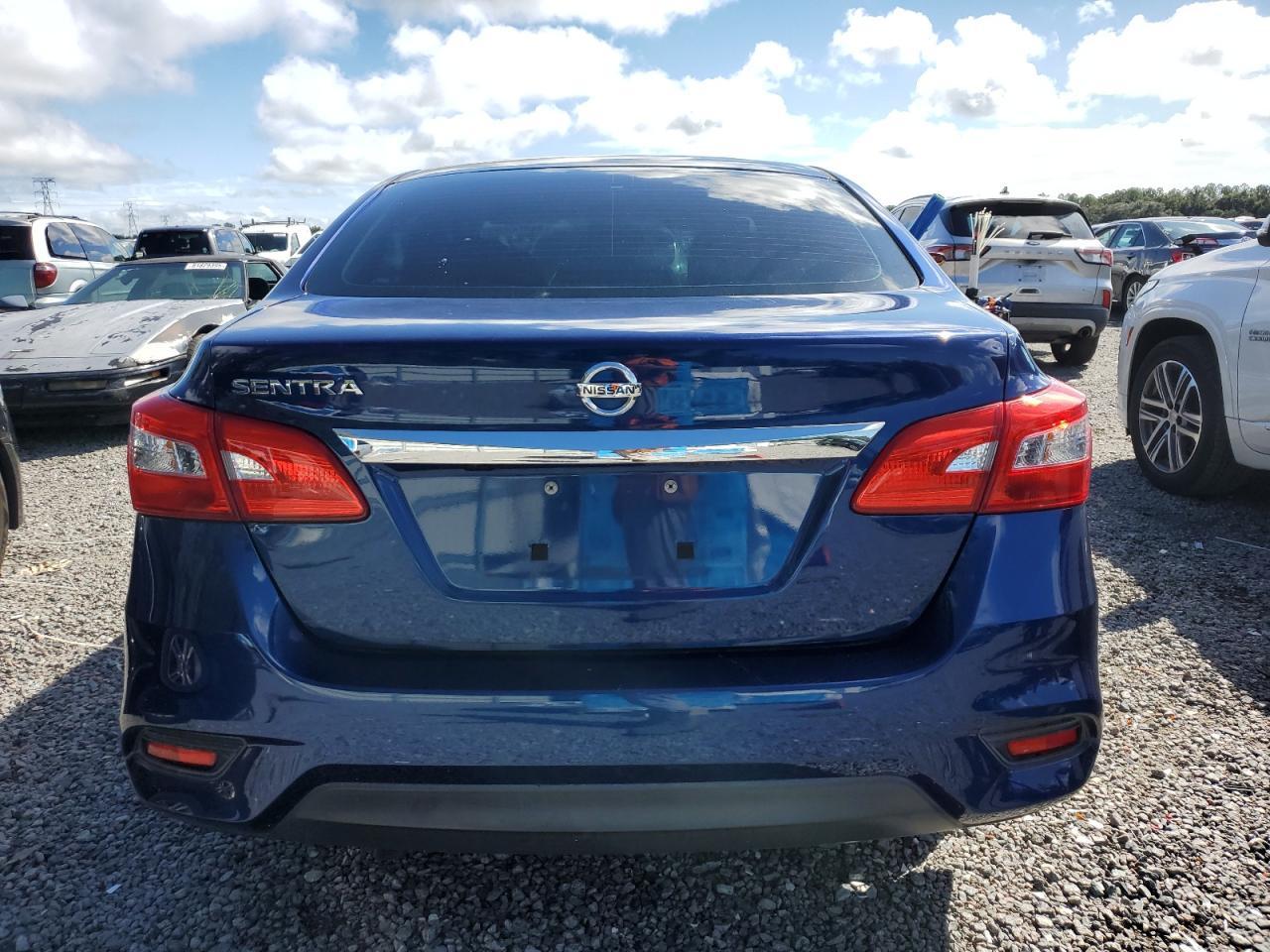 2019 Nissan Sentra S - Фото 6
