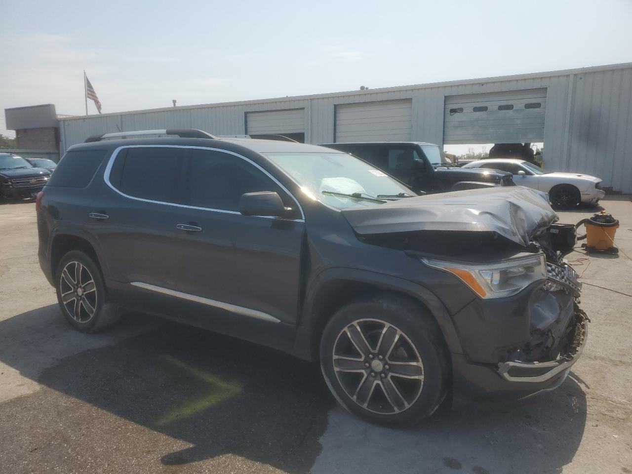 2017 GMC Acadia Denali - Image 4