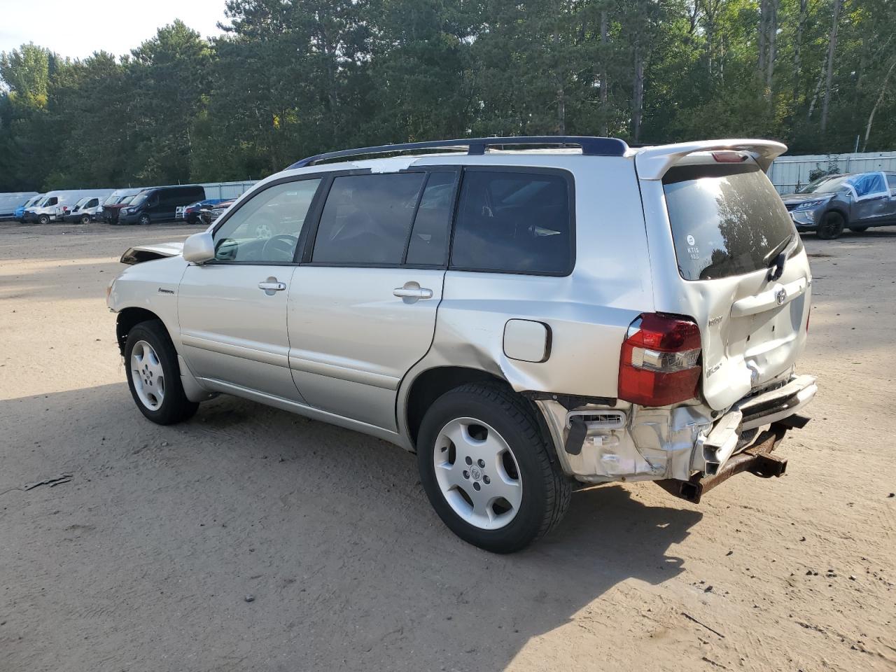 2005 Toyota Highlander Limited - Image 2