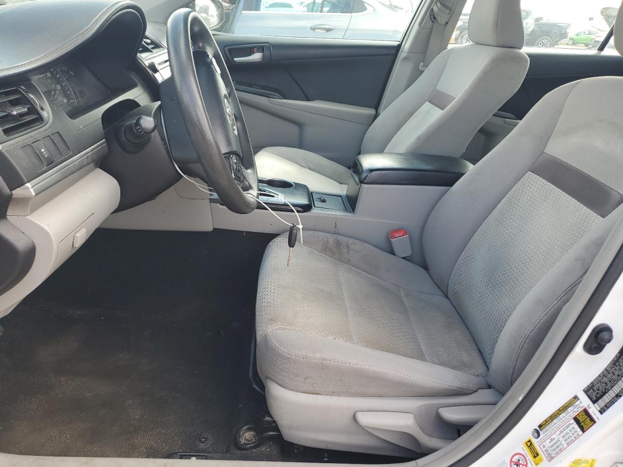 2014 Toyota Camry L - Фото 7