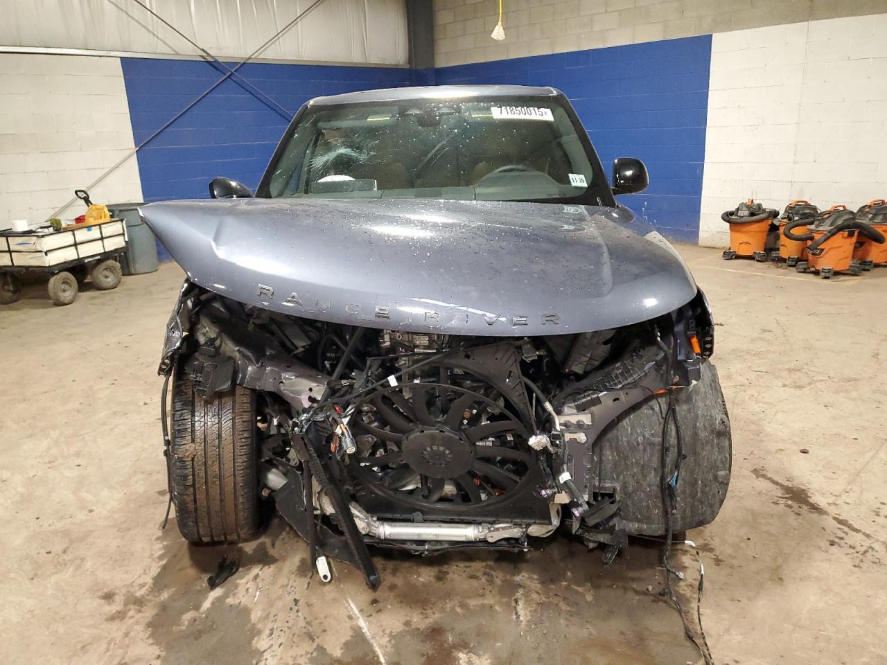 2025 Land Rover Range Rover Se - Image 5