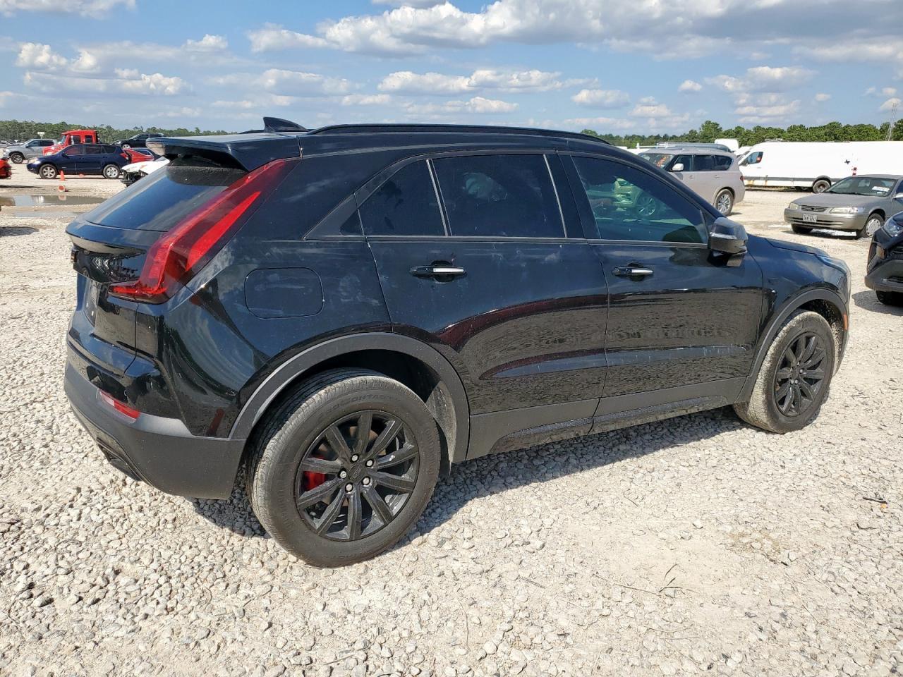 2021 Cadillac Xt4 Premium Luxury - Image 3