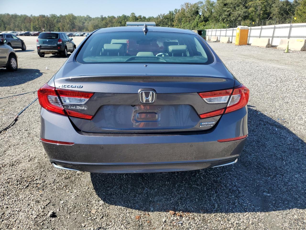 2020 Honda Accord Touring Hybrid - Image 6