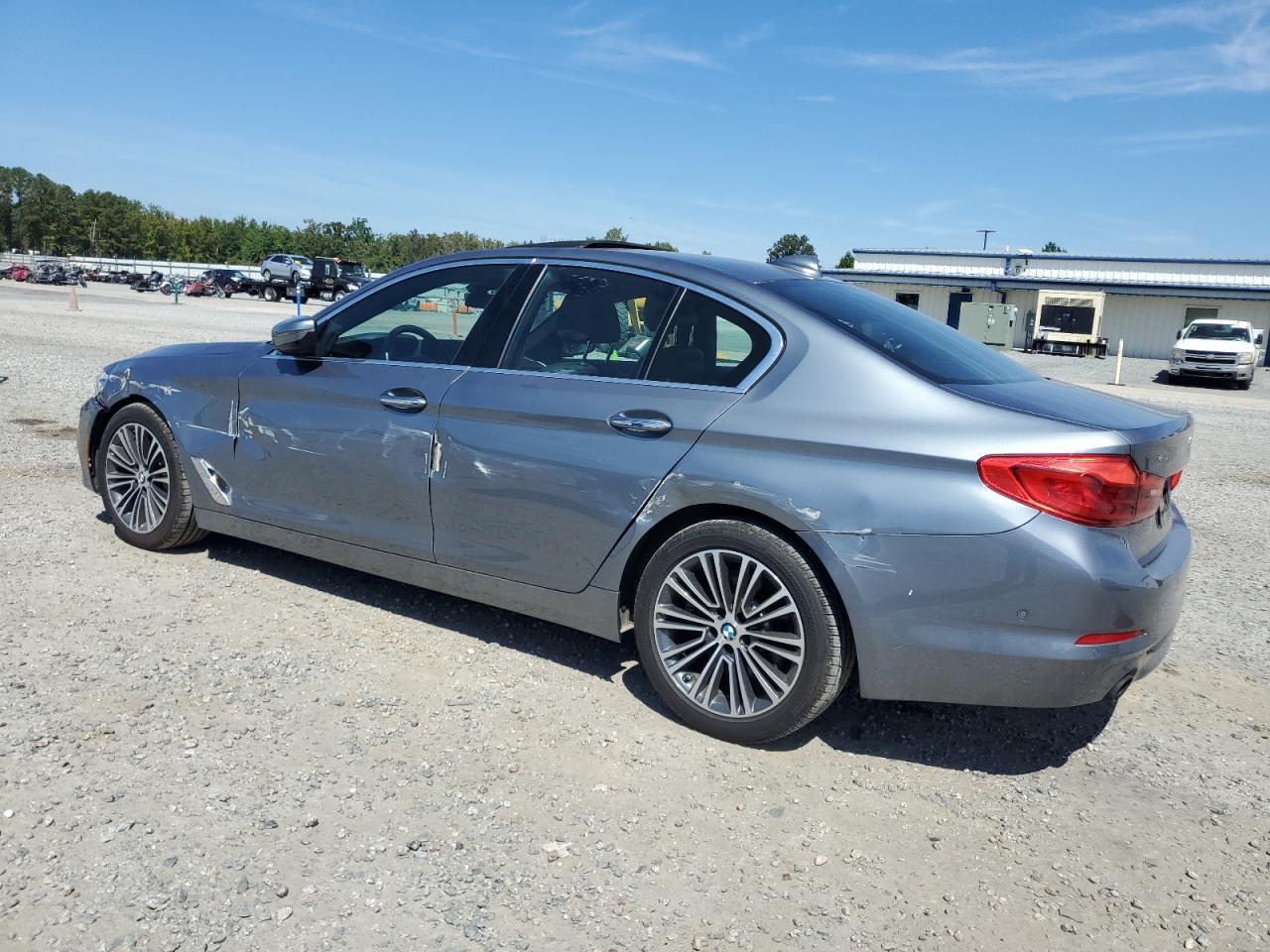 2017 BMW 530 Xi - Фото 2